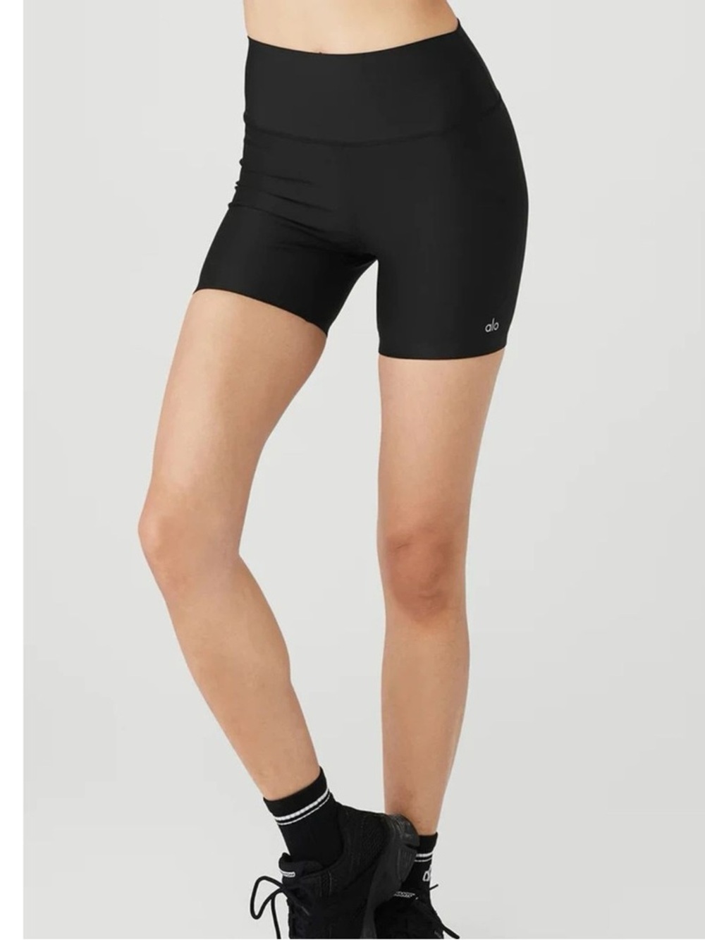 Alo Yoga 5 inch Airlift Shorts in Black